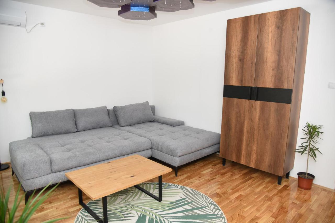 Garden Apartment - Oaza U Centru Grada 노비사드 외부 사진