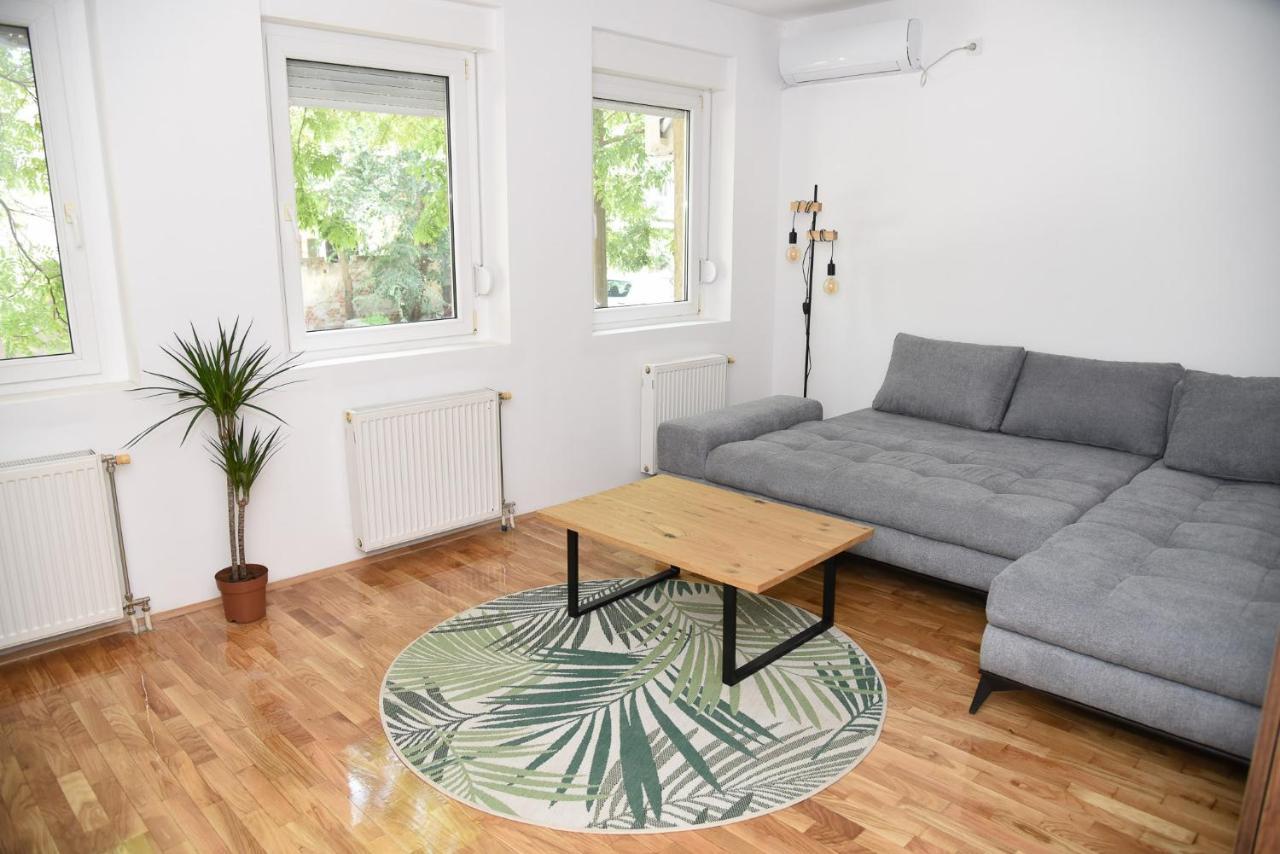 Garden Apartment - Oaza U Centru Grada 노비사드 외부 사진