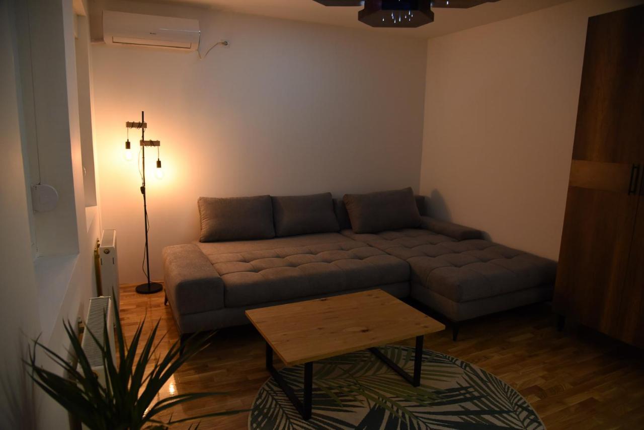 Garden Apartment - Oaza U Centru Grada 노비사드 외부 사진