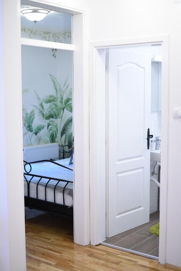 Garden Apartment - Oaza U Centru Grada 노비사드 외부 사진